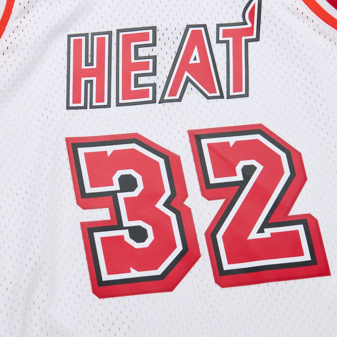 Miami Heat Shaquille O'Neal Mitchell & Ness 2005 - 06 Swingman Jersey - Red