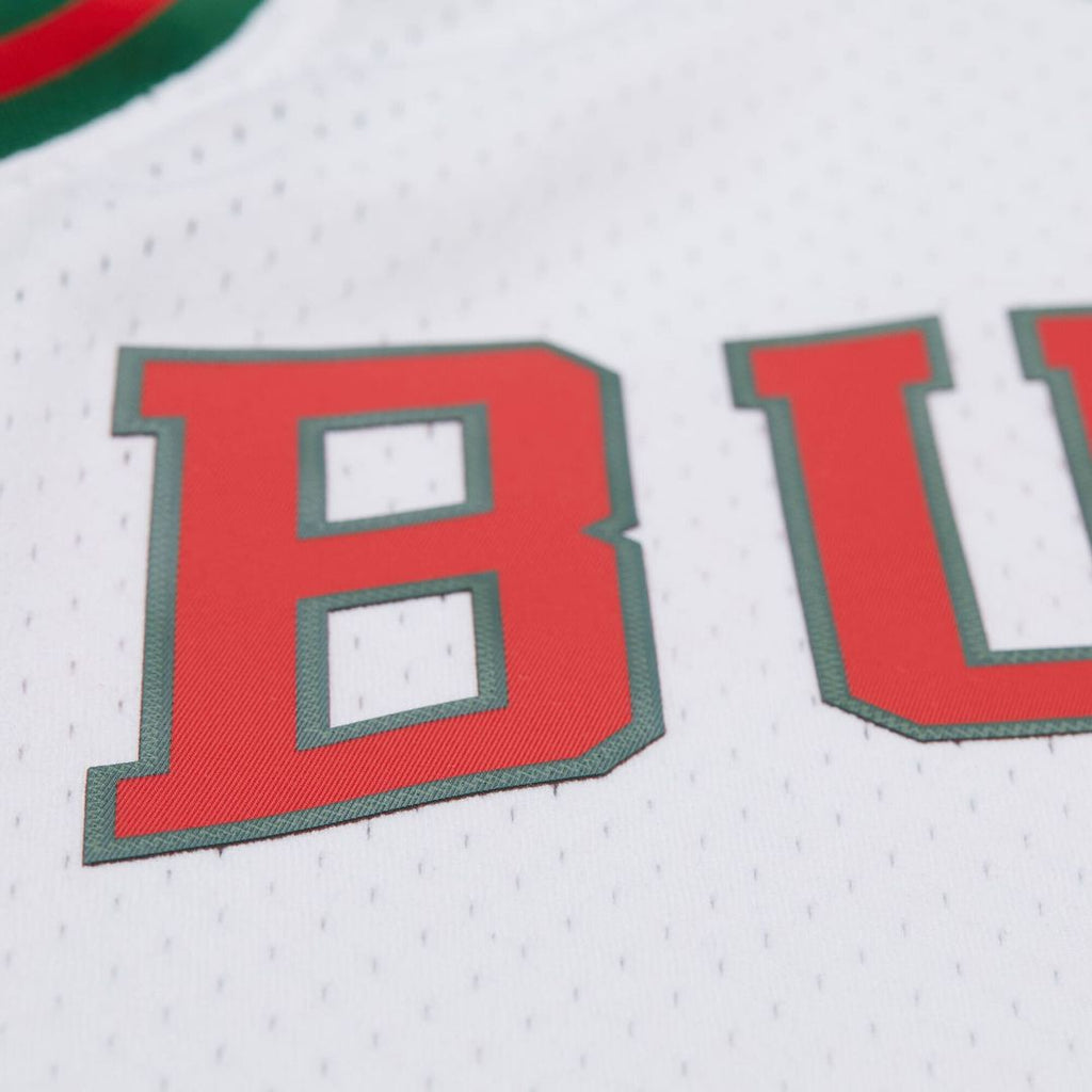Milwaukee Bucks Oscar Robertson Mitchell & Ness 1971/72 Hardwood Classics Swingman Jersey - Green